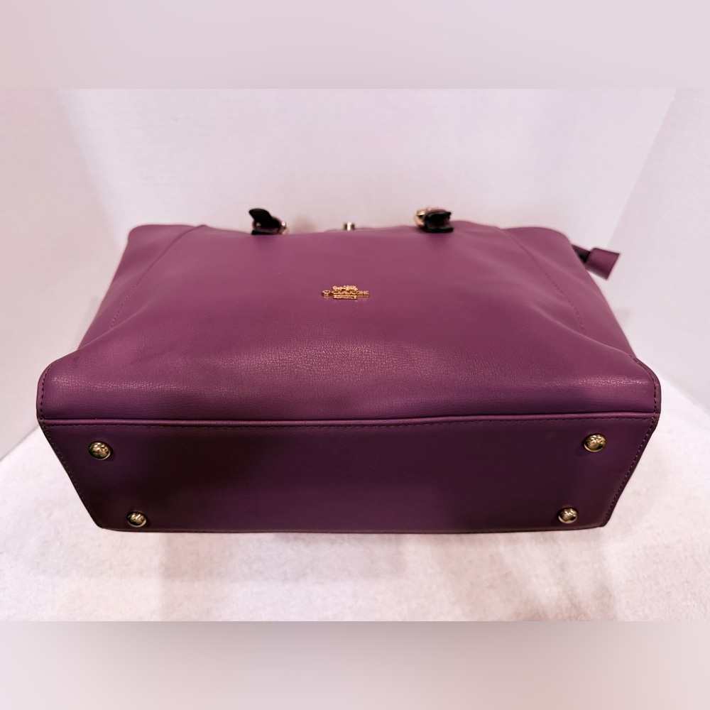 💜 Vintage Coach Purple Leather East/West Buckle Tote – Gold Hardware - Picture 5 of 11